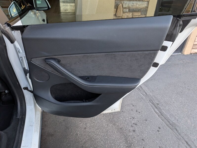 2023 Tesla Model Y Long Range - Photo 28 - Bountiful, UT 84010