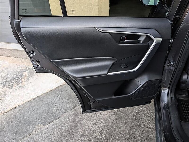 2024 Toyota RAV4 Hybrid LE - Photo 25 - Bountiful, UT 84010