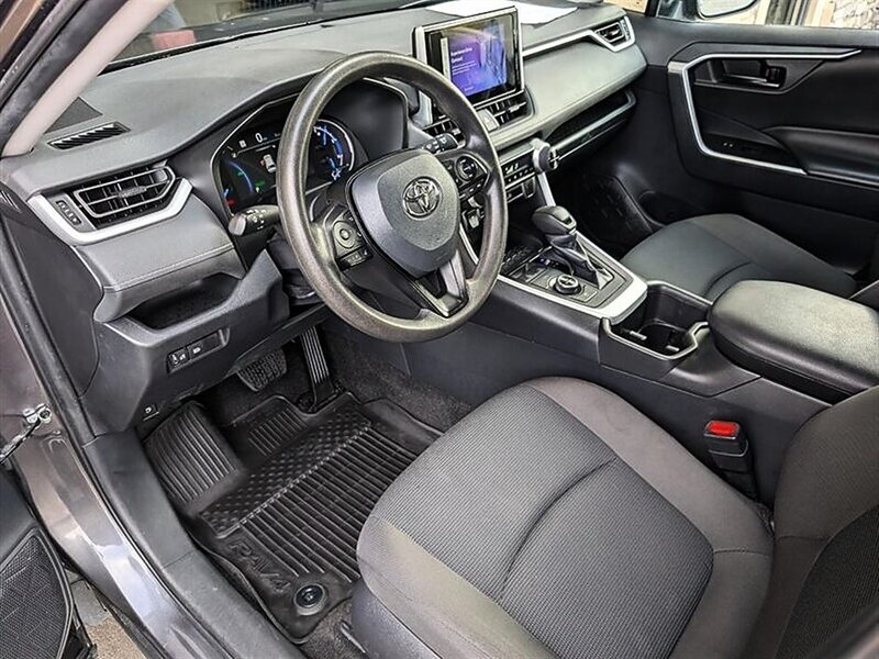 2024 Toyota RAV4 Hybrid LE - Photo 2 - Bountiful, UT 84010