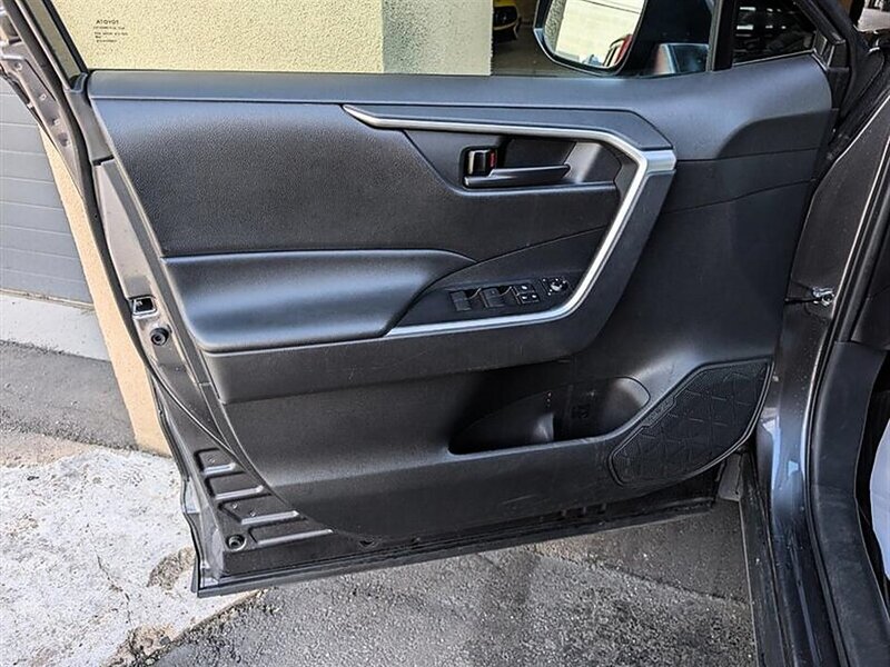 2024 Toyota RAV4 Hybrid LE - Photo 18 - Bountiful, UT 84010