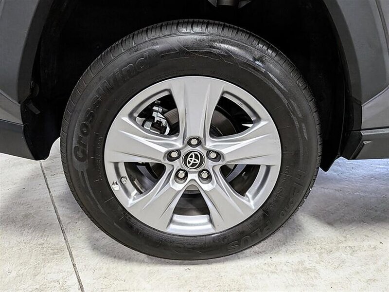 2024 Toyota RAV4 Hybrid LE - Photo 13 - Bountiful, UT 84010