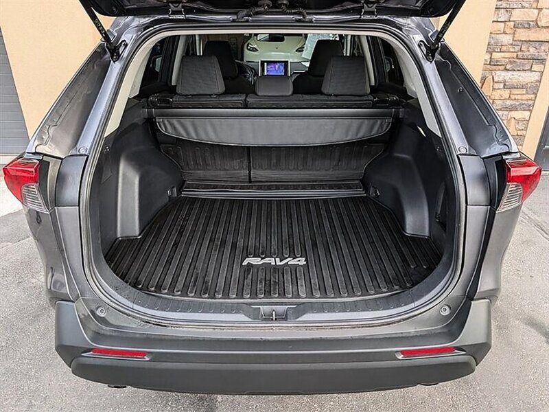 2024 Toyota RAV4 Hybrid LE - Photo 32 - Bountiful, UT 84010
