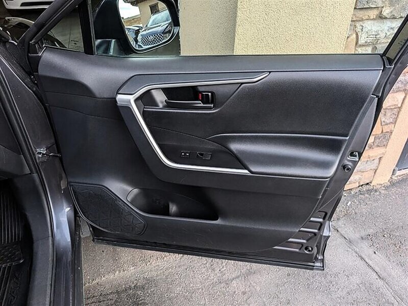 2024 Toyota RAV4 Hybrid LE - Photo 30 - Bountiful, UT 84010