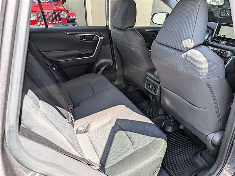 2024 Toyota RAV4 Hybrid LE - Photo 29 - Bountiful, UT 84010