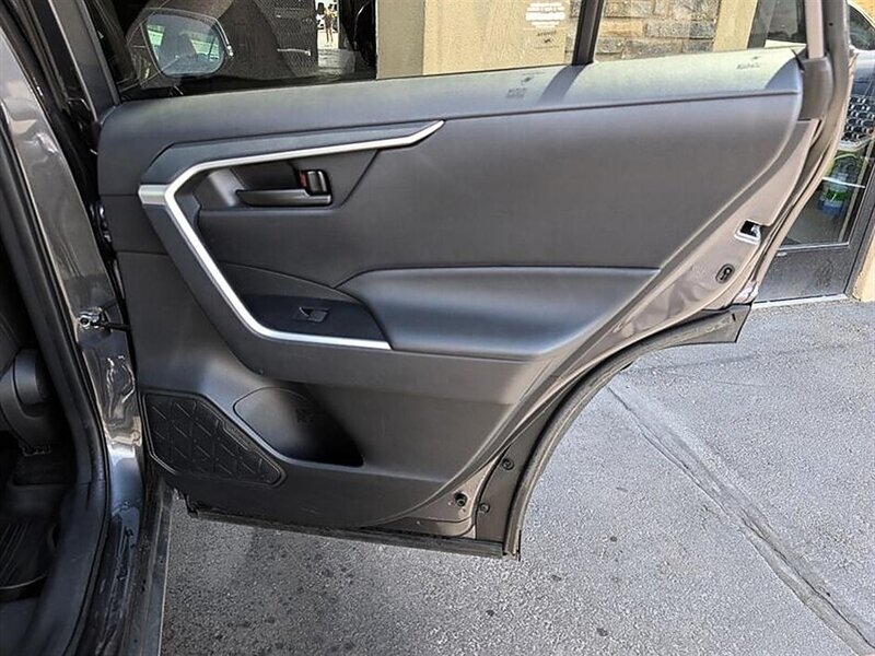 2024 Toyota RAV4 Hybrid LE - Photo 28 - Bountiful, UT 84010