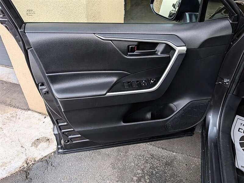 2024 Toyota RAV4 Hybrid LE - Photo 18 - Bountiful, UT 84010