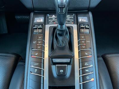 2018 Porsche Macan S   - Photo 44 - St. George, UT 84770-2625