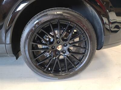 2023 Porsche Cayenne S - Photo 14 - Bountiful, UT 84010