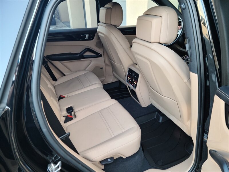 2023 Porsche Cayenne S - Photo 28 - Bountiful, UT 84010