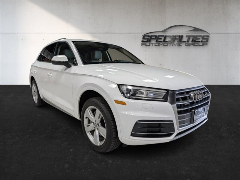 2018 Audi Q5 Premium's photo