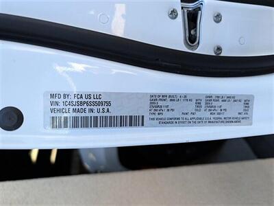 2025 Jeep Wagoneer L Series II - Photo 35 - Bountiful, UT 84010