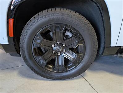2025 Jeep Wagoneer L Series II   - Photo 15 - Bountiful, UT 84010