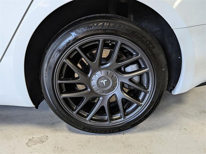 2025 Tesla Model 3 Long Range w/ Hardware 4 - Photo 14 - Bountiful, UT 84010