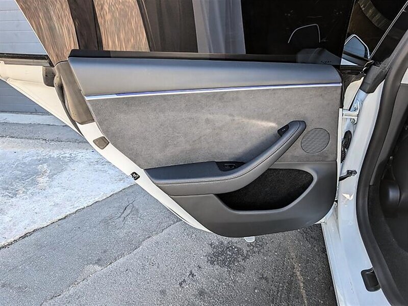 2025 Tesla Model 3 Long Range w/ Hardware 4 - Photo 24 - Bountiful, UT 84010