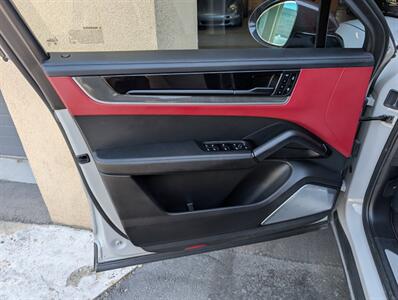 2024 Porsche Cayenne S Coupe   - Photo 18 - Bountiful, UT 84010