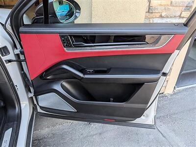 2024 Porsche Cayenne S Coupe   - Photo 30 - Bountiful, UT 84010