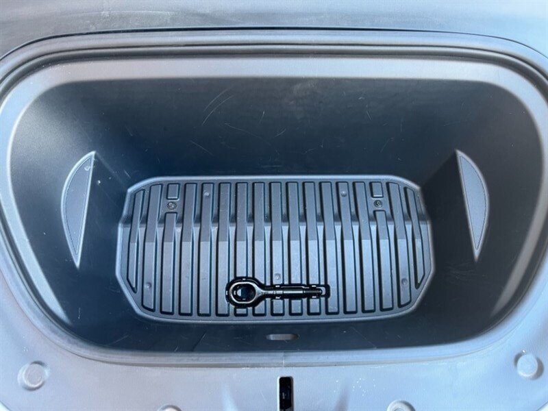 2022 Tesla Model Y Long Range - Photo 4 - St. George, UT 84770-2625