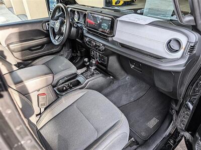 2025 Jeep Wrangler Sahara   - Photo 4 - Bountiful, UT 84010