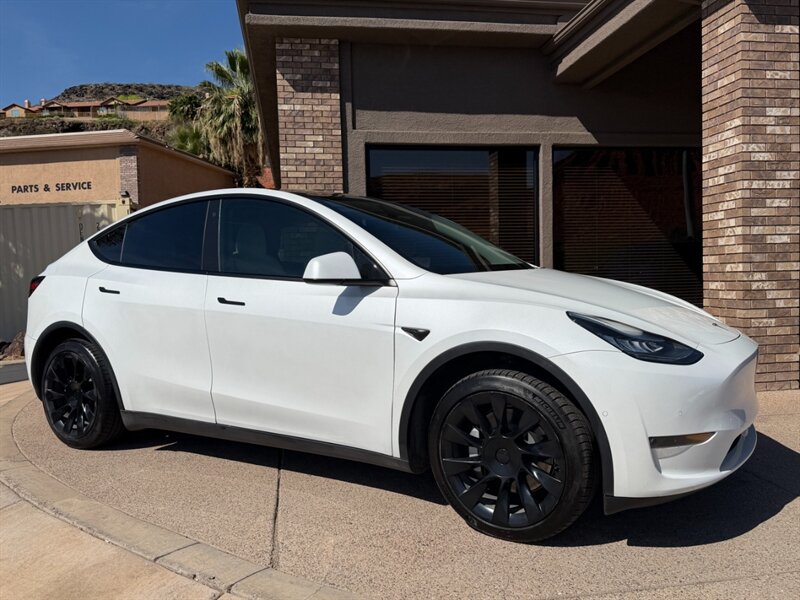 2020 Tesla Model Y Long Range   - Photo 1 - St. George, UT 84770-2625