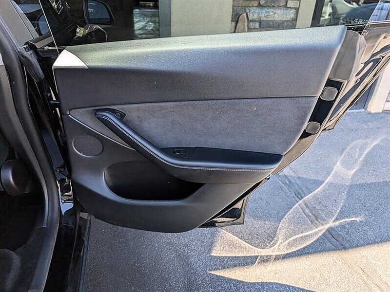 2021 Tesla Model Y Long Range 7-Passenger w/ Acceleration Boost - Photo 28 - Bountiful, UT 84010