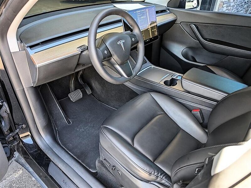 2021 Tesla Model Y Long Range 7-Passenger w/ Acceleration Boost - Photo 2 - Bountiful, UT 84010