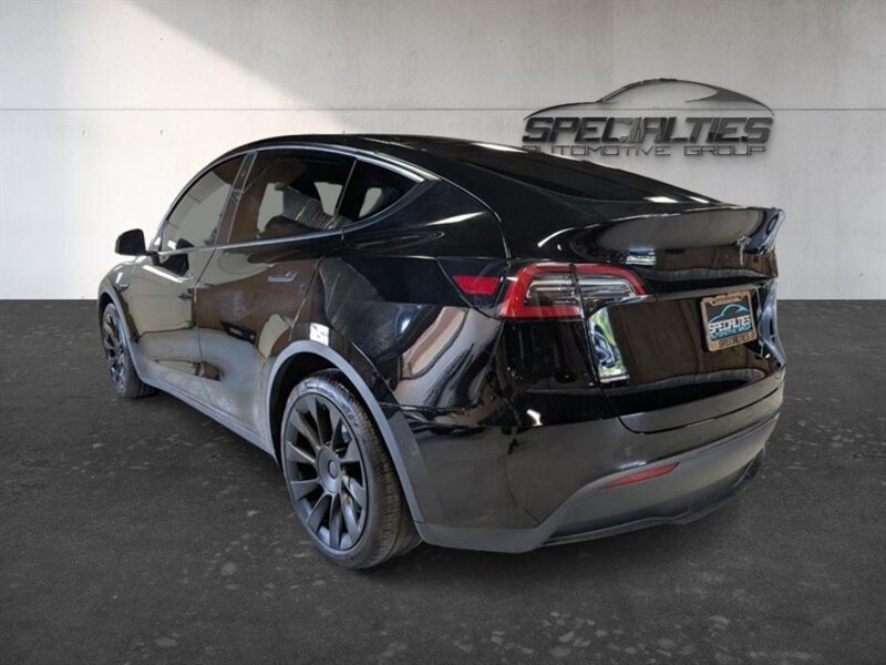 2021 Tesla Model Y Long Range 7-Passenger w/ Acceleration Boost - Photo 8 - Bountiful, UT 84010