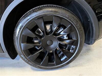2021 Tesla Model Y Long Range  7-Passenger w/ Acceleration Boost - Photo 14 - Bountiful, UT 84010