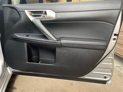 2016 Lexus CT 200h   - Photo 46 - St. George, UT 84770-2625