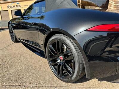 2017 Jaguar F-TYPE R   - Photo 12 - St. George, UT 84770-2625