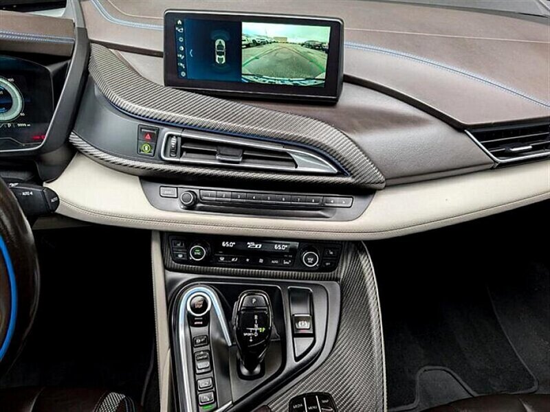 2019 BMW i8 - Photo 22 - St. George, UT 84770-2625