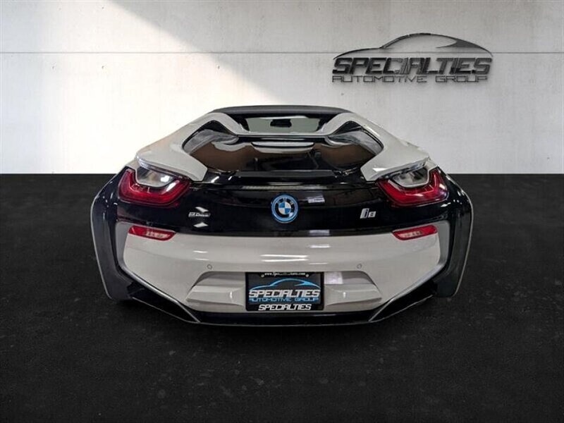 2019 BMW i8 - Photo 8 - St. George, UT 84770-2625