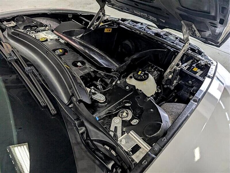 2019 BMW i8 - Photo 16 - St. George, UT 84770-2625