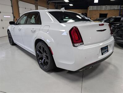 2022 Chrysler 300 Series S V6 - Photo 8 - Bountiful, UT 84010