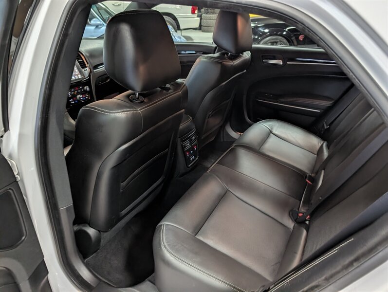 2022 Chrysler 300 Series S V6 - Photo 26 - Bountiful, UT 84010