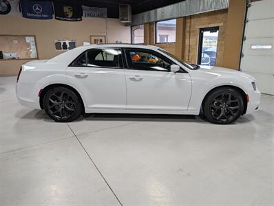 2022 Chrysler 300 Series S V6 - Photo 11 - Bountiful, UT 84010