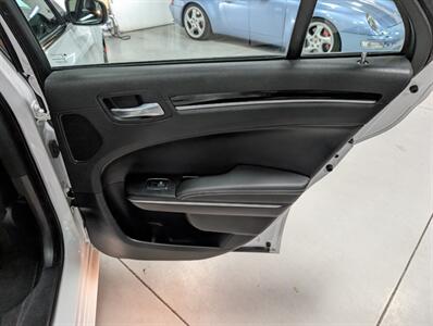 2022 Chrysler 300 Series S V6 - Photo 29 - Bountiful, UT 84010