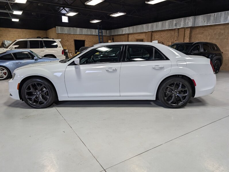 2022 Chrysler 300 Series S V6 - Photo 7 - Bountiful, UT 84010