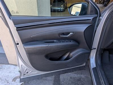 2024 Hyundai TUCSON Hybrid Blue   - Photo 17 - Bountiful, UT 84010