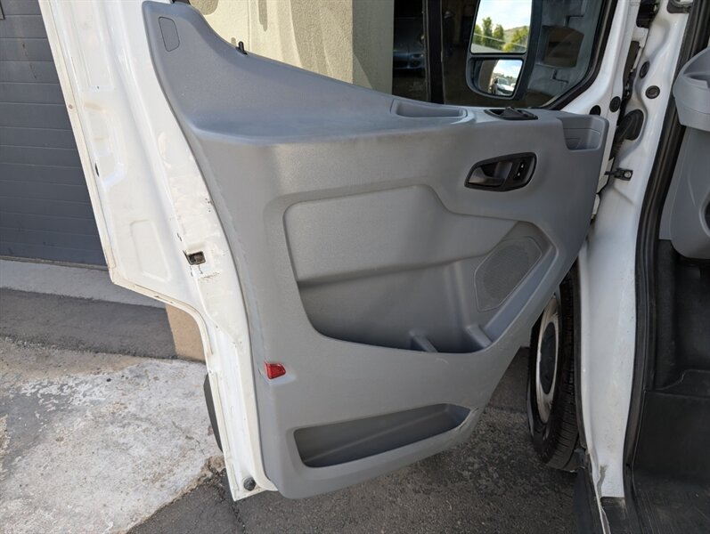 2017 Ford Transit 350 XL - Photo 18 - Bountiful, UT 84010