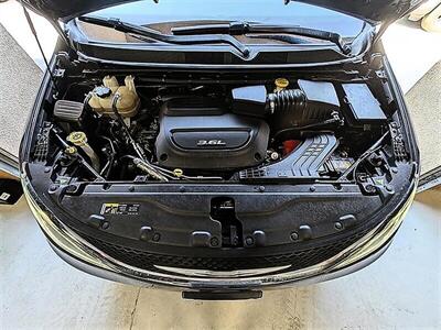 2017 Chrysler Pacifica Limited   - Photo 16 - Bountiful, UT 84010