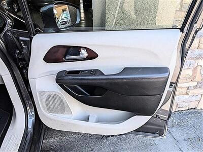 2017 Chrysler Pacifica Limited   - Photo 29 - Bountiful, UT 84010
