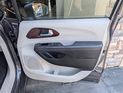 2017 Chrysler Pacifica Limited - Photo 30 - Bountiful, UT 84010