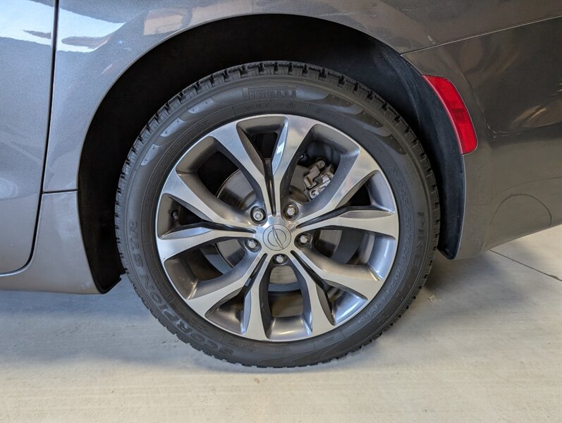 2017 Chrysler Pacifica Limited - Photo 14 - Bountiful, UT 84010