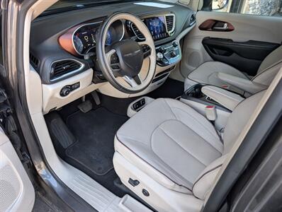 2017 Chrysler Pacifica Limited   - Photo 2 - Bountiful, UT 84010