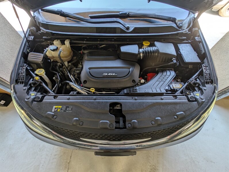 2017 Chrysler Pacifica Limited - Photo 17 - Bountiful, UT 84010