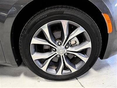 2017 Chrysler Pacifica Limited   - Photo 11 - Bountiful, UT 84010