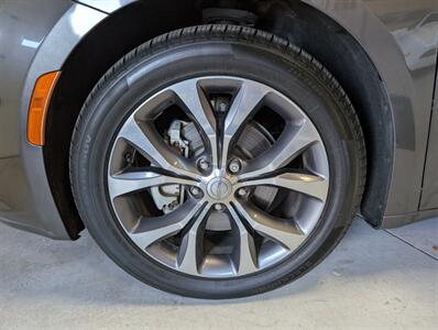 2017 Chrysler Pacifica Limited - Photo 15 - Bountiful, UT 84010