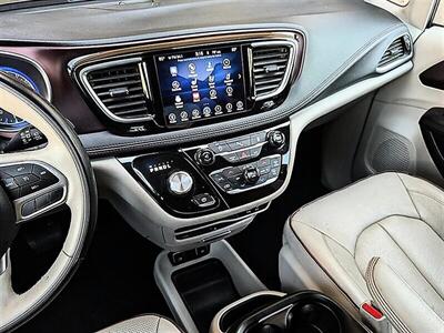 2017 Chrysler Pacifica Limited   - Photo 22 - Bountiful, UT 84010