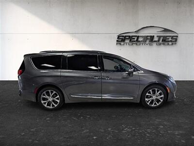 2017 Chrysler Pacifica Limited   - Photo 10 - Bountiful, UT 84010