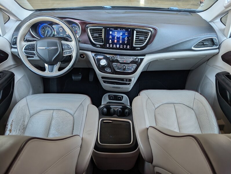 2017 Chrysler Pacifica Limited - Photo 3 - Bountiful, UT 84010